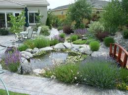 Gartengestaltung Beispiele Praktische Tipps Und Frische Ideen Gartengestaltung Garten Brunnen Garten