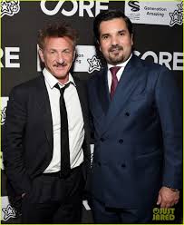 Sean penn  ʃ ɔ ː n p ɛ n 1 est un acteur, réalisateur, scénariste et producteur américain, né le 17 août 1960 à santa monica (). Leonardo Dicaprio Julia Roberts More Support Sean Penn At Core Gala 2020 Photo 4416553 Alexander Ludwig Alyssa Milano Beck Connie Britton Daniel Moder Dave Bugliari David Arquette Dylan Penn G Eazy