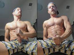 Hunky hot daddy has to jack off to get rid of his boner - ThisVid.com
