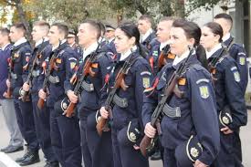 Politia de frontiera romana este institutia specializata cu atributii in supravegherea si controlul trecerii frontierei de stat a romaniei. Cum SÄƒ Devii PoliÅ£ist De FrontierÄƒ Realitatea DorohoianÄƒ