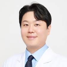 Professor Chan-Sik Kim of the Department of Anesthesiology and Pain  Medicine at AMC received the SCI(E) Scientific Award at the 80th  International Congress of the Korean Pain Society for his research on