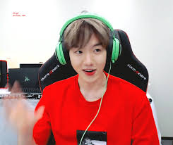 Baekhyun Gif 180905 Pubg Gaming Broadcast Exo