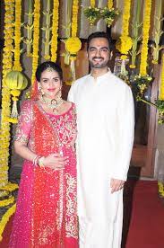 Check Out Esha Deol Re Ties The Knot With Husband Bharat Takhtani At Her Baby Shower Bollywood News Bollywood Hungama