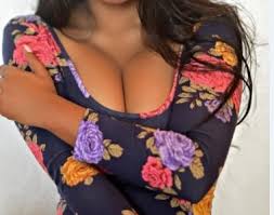 Hot indian girls saree cleavage : How To Show Cleavage To A Husband S Friend Artistically And Act As If You Are Not Aware Of It Has Anyone Done This Especially Indian Wives Quora