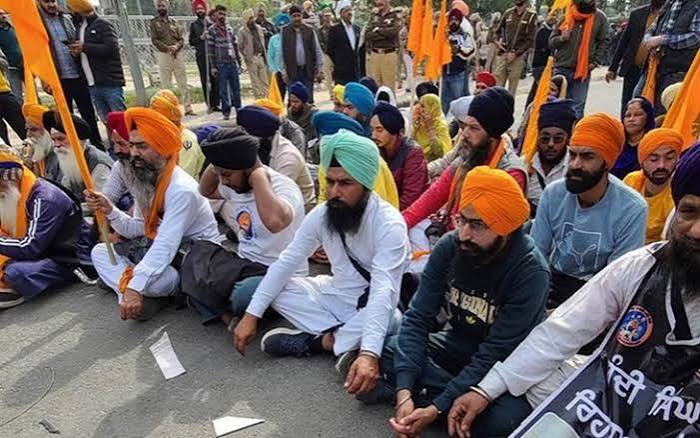चंडीगढ़ में प्रदर्शनकारियों पर लाठीचार्ज, आंसू गैस के गोले दागे गए