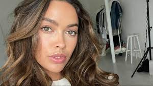 Melody Le: Η ''καυτή'' μελωδία που θες να...παίξεις