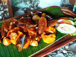Bumbunya kaya, dan sambalnya, alamak! Konsep Jawa Bali Ini Menu Andalan Di Rumah Makan Mba Roso Cirebon