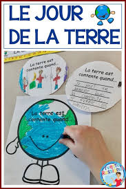 Le jour de la terre approche, le 22 avril c'est dans 20 jours ! Comptine Et Activites Pour Le Jour De La Terre French Earth Day Activities Sensory Activities For Autism Diy Learning Toys Math Activities