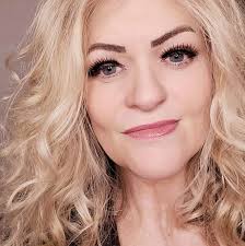 We never even got to the punchline 💀 #AlisonHammondsBigWeekend #JimmyCarr  #AlisonHammond #Skeleton #Jokes #Comedy #Mispronouncing #Mispronounciation  Alison Hammond spends her big weekend with Jimmy Carr. Alison tries to tell  Jimmy a joke