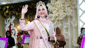 Next modelling and posing class coming soon! Perkenalkan Sintia Habsari Putri Model Muslimah Indonesia 2019 Gadih Minang Asal Bukittinggi Tribun Padang