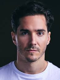 Vanessa Bergmann's Instagram, Twitter & Facebook