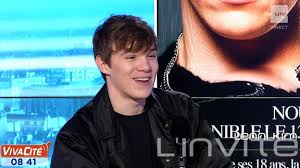 Il a quel âge lenni ?? Le Chanteur Canadien Lenni Kim Fete Son Entree Dans L Age Adulte Avec Son Album 18