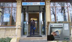 Ab sofort kann an folgenden standorten in deutschland gebührenfrei bargeld rund um die uhr über die automaten auf das dkb girokonto eingezahlt werden Dkb Keine Filialen Aber Niederlassungen Was Hilft Es