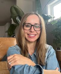 🌟 A Moment for Your Mind 🌟 We all deserve moments of peace, clarity and  CONFIDENCE especially amidst life's chaos. This guided hypnosis is my gift  to you—an invitation to breathe, reconnect,