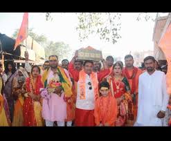 सकरी:-भव्य कलशयात्रा के साथ हुआ श्रीराम कथा महोत्सव का आगाज: महिलाओं ने सिर  पर धरे कलश, प्रभु श्रीराम के भजनों से वातावरण भक्तिमय हो गया - CG ...