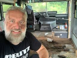 So sieht es im Inneren des umgebauten Schulbusses aus Greifswald aus