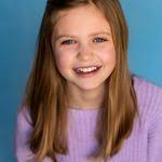 Genevieve Starr's Instagram, Twitter & Facebook