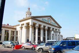 Львів ~ 1018 км м06 e40. Aeroport Lviv Fotografiyi Starogo Lvova