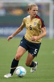Lindsay Tarpley 5 Of The U S A Women S National Team Controls The Ball During Their International Friendly Match Agains Soccer Players Soccer Soccer Training