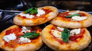 Maybe you would like to learn more about one of these? Pizzette Fritte Soffici Da Farcire Come Piu Si Desidera