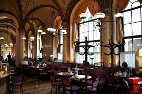 Wiener Kaffeehaus Zu Besuch In Des Wieners Wohnzimmer Wiener Kaffeehaus Kaffeehaus Coffee Shops
