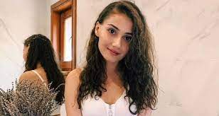 They are charming creatures that somehow always surround themselves with a sense of beauty and harmony. Who Is Sevda Erginci Height Age Tv Series Family