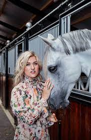Britt dekker is currently single, according to our records. Britt Dekker Ik Mis Het Filter Dat Normale Mensen Hebben Het Parool