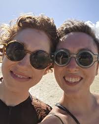 So fun to play house for this Hannaford grocery commercial! We shot it last  summer, now it's out 👀 Best on-cam fam with @alessandroc and  @annie_tisdale_official 🏡🐶🧑‍🧑‍🧒‍🧒 Big gratitude to my brilliant