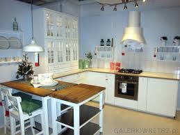 Kolejna Piekna Aranzacja Kuchni W Stylu Prowansalskim Klasyczna Prosta Ograniczona Home Decor Home Kitchen