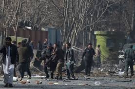Als sich ein mann vor einer moschee in die luft sprengte, starben mindestens 30 menschen, darunter wohl auch kinder. Afghanistan Fast 100 Tote Bei Anschlag Der Taliban In Kabul Politik Stuttgarter Zeitung