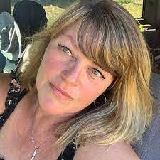 Wendy Kron's Instagram, Twitter & Facebook