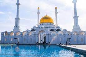 Berbicara tentang masjid, terdapat beberapa masjid terbesar dan terindah di dunia dengan segala kemegahannya yang mampu memikat perhatian banyak orang. Masjid Terindah Di Dunia Indonesia Ada Juga Lho Guideku Com