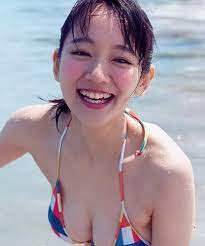 吉岡 里帆 極小 ビキニ
