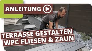 Zudem sind die verwendeten materialien der. Kleine Terrasse Gestalten Mit Wpc Fliesen Und Sichtschutzzaun Youtube