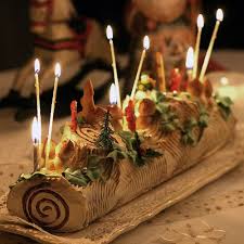 La Traditionnelle Buche De Noel Yule Log Cake Yule Log Christmas Food