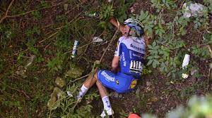 Favorite remco evenepoel has reportedly survived a horrendous crash during a section renowned for its speed at the prestigious giro di lombardia on saturday, leaving fans who watched his plunge. Remco Evenepoel Crashes Off Bridge At Il Lombardia Youtube