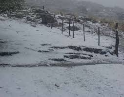 Clima húmedo y bajas temperaturas, en medio de un paisaje gris, el panorama de este jueves. Video Y Fotos Primera Nevada Del Ano En Calamuchita