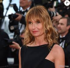 Pertinence prix les moins chers prix les plus chers meilleures ventes note des internautes nouveauté titre : Axelle Laffont 47 Ans En String Et Topless Pour Soutenir Les Bleus Purepeople