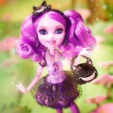 And it also mentions two other upcoming wonderland characters in ever after high series that are comming out this year: Ever After High Mattel Cdh53 Kitty Cheshire Puppe Amazon De Games