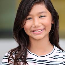 Gwyneth represented by @palomamodelandtalent