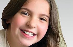 Alisa Rowe's Instagram, Twitter & Facebook