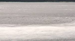 Seguramente has oído hablar más de una vez que cuando el agua está mientras más baja es la temperatura del mar, más tiempo permanece la espuma. Espuma No Mar De Camburi Em Vitoria Chama Atencao De Banhistas Espirito Santo G1