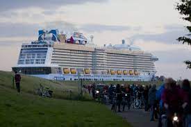 Royal caribbean has announced that they have signed a memorandum of understanding to build two cruise ships that will be a part of a new class for richard fain, chairman and chief executive officer of royal caribbean cruises, ltd, gave the following statement: Royal Caribbean Orders Pair Of Icon Class Lng And Fuel Cell Powered Ships Cruise Industry News Cruise News
