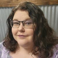 Holly Gothard's Instagram, Twitter & Facebook