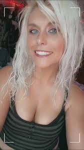 Carissa Becker's Instagram, Twitter & Facebook