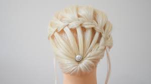 Dalle acconciature da cerimonia per l’invitata al matrimonio a quelle da sposa più raffinate. Acconciature Capelli 5 Raccolti Facili Ed Eleganti