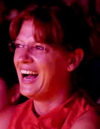 La cantautrice Nancy Pepe catalizza il pubblico con la sua Tribandbù