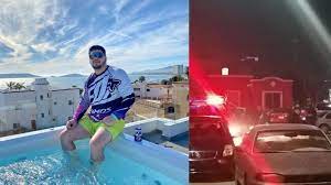Alex quintero compartió varios videos en sus historias en los que aparece en un local de eventos con varios. V53i Jn2ydeurm