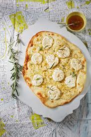 Flammkuchen Mit Ziegenkase Rosmarin Und Honig Rezepte Flammkuchen Ziegenkase Flammkuchen