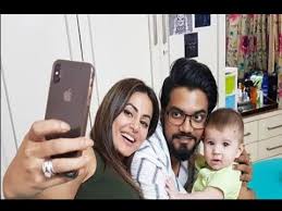 The Pics Of Hina Khan Playing With Malini Kapoor S Baby Boy Kiyan Are Too Adorable Youtube